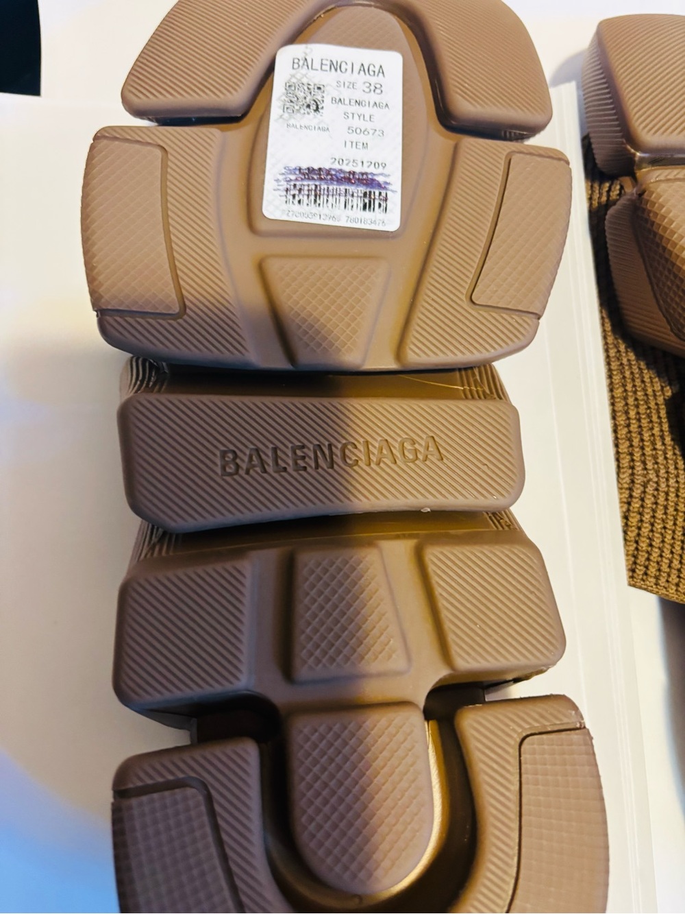 Balenciaga women’s Brown Knit Slides - Picture 7 of 8